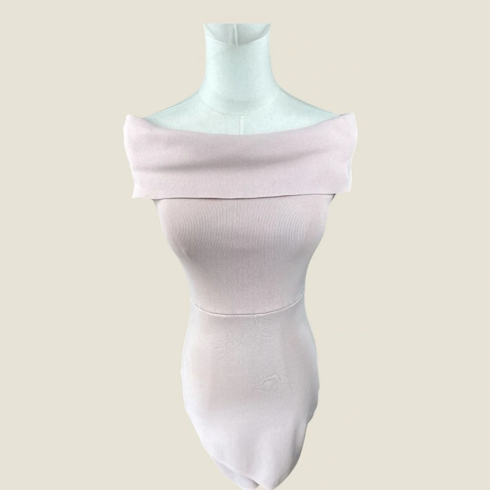 Hello Molly size XS The‎ Everybody loves you Pink Ribbed Off-Shoulder Mini Dress